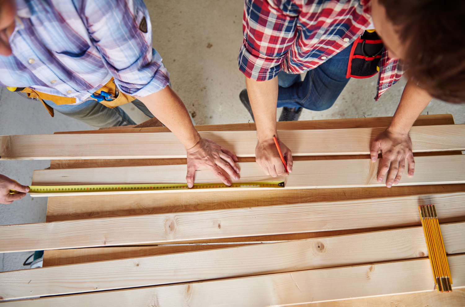 Top Mistakes to Avoid When Hiring Deck Builders in Northville